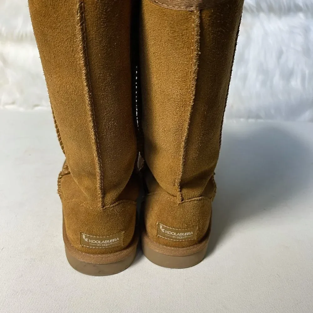 Kookaburra by UGG brown suede with sheepskin lining size 4